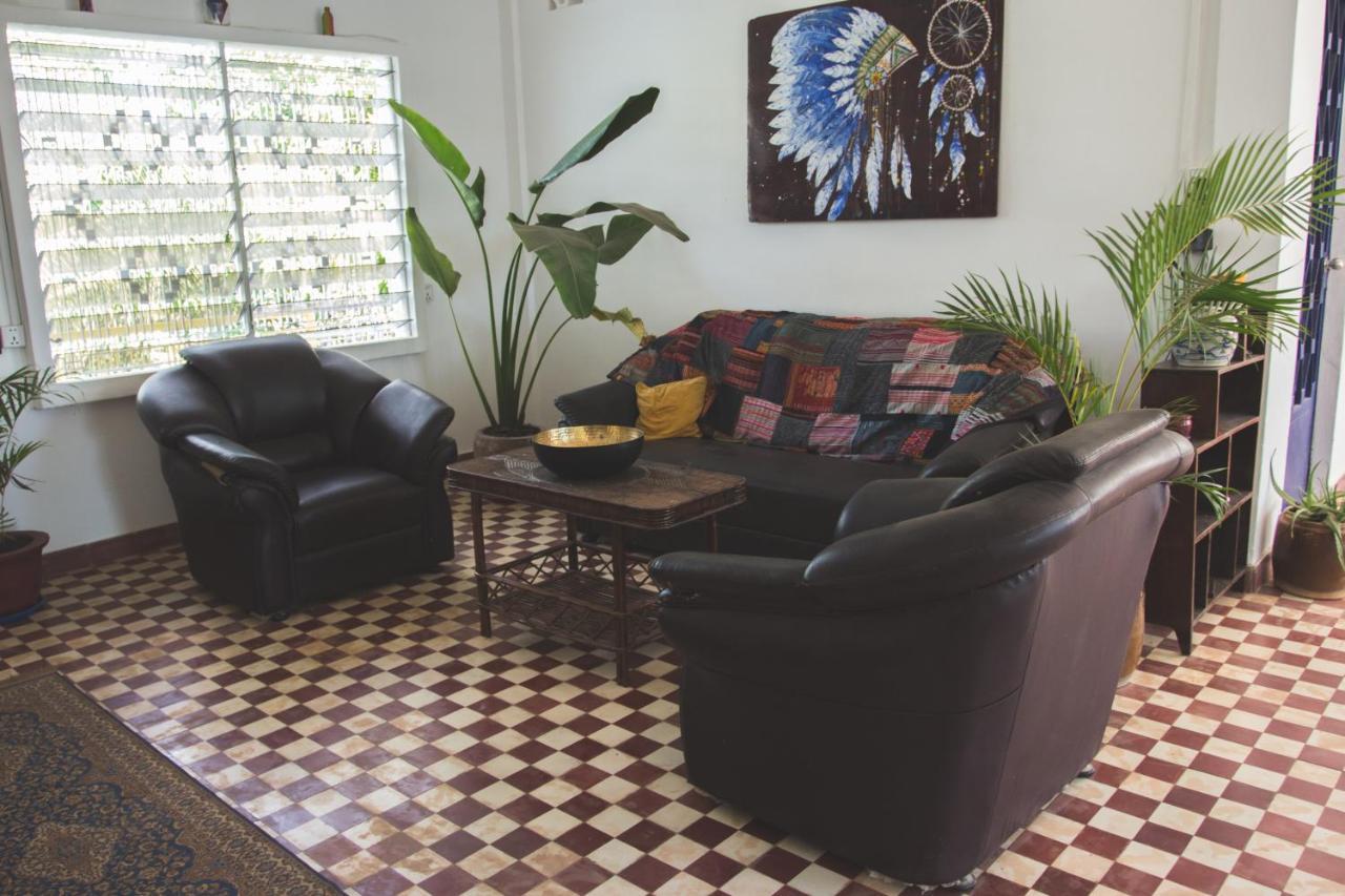 The Playground Bed & Breakfast Kampot Luaran gambar